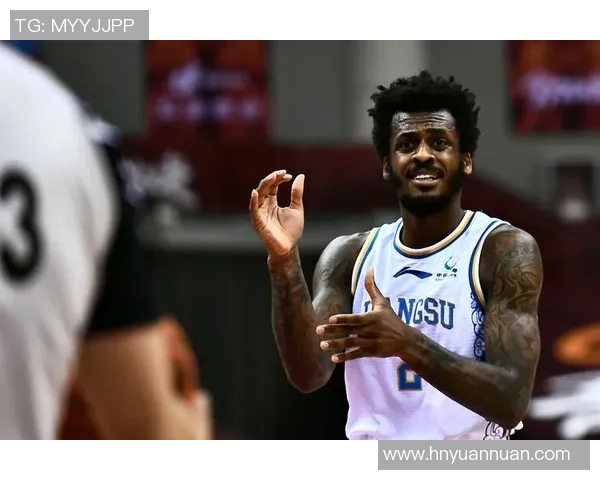 球迷为安东尼奥-布莱克尼高水准比赛喝彩，称其为CBA最稳定外援