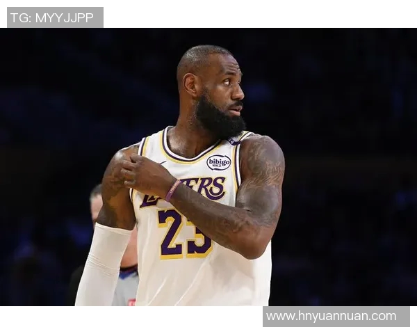 詹姆斯领军湖人取得胜利，稳居西部霸主地位
