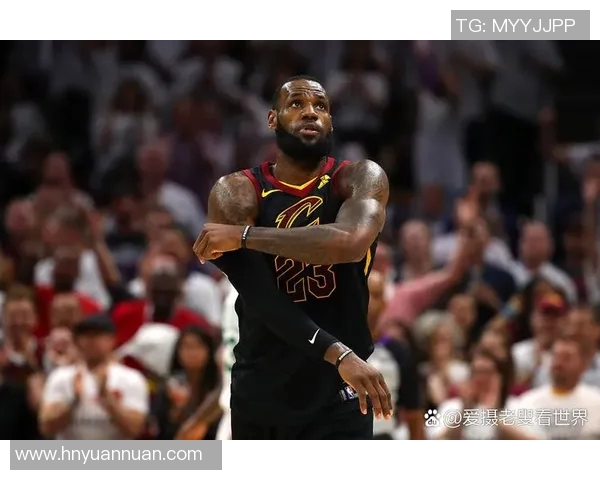 詹姆斯带伤独挡一方，引领湖人逆袭太阳险胜取得关键胜利